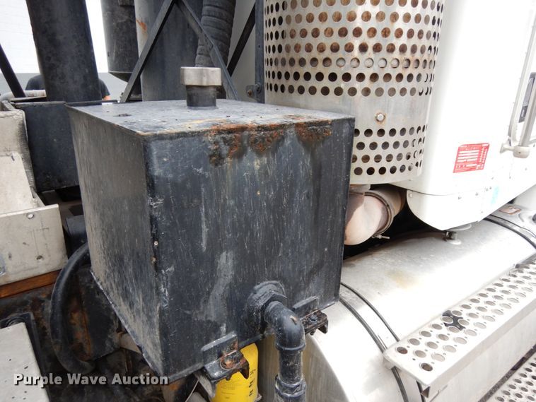 image for item DH6509 2009 Kenworth T800  vacuum truck