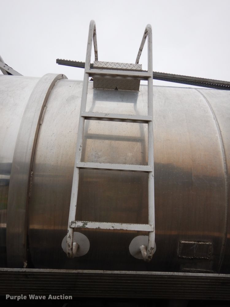 image for item DH6509 2009 Kenworth T800  vacuum truck