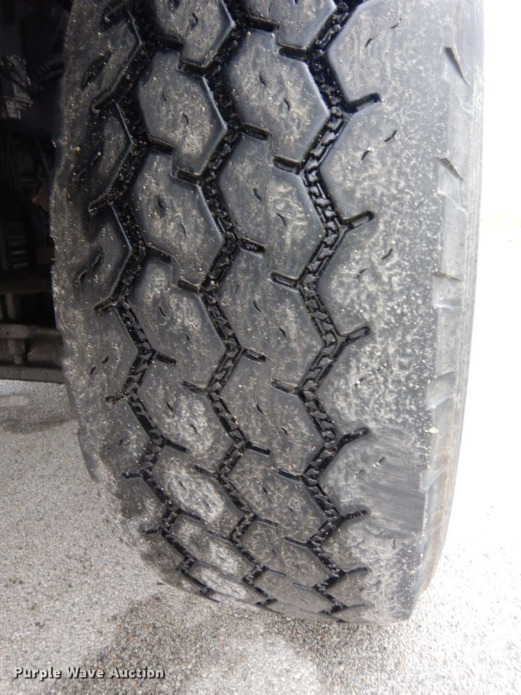 image for item DH6509 2009 Kenworth T800  vacuum truck