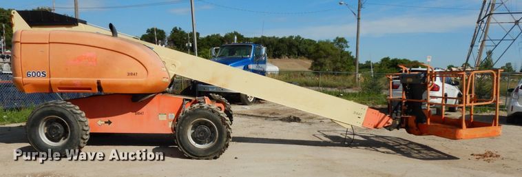image for item DH6512 2004 JLG 600S  boom lift