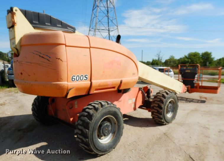 image for item DH6512 2004 JLG 600S  boom lift