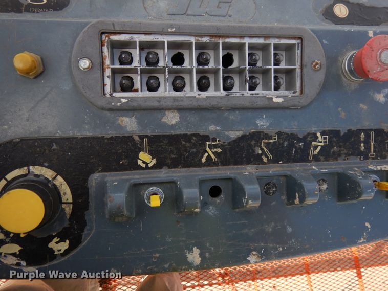 image for item DH6512 2004 JLG 600S  boom lift