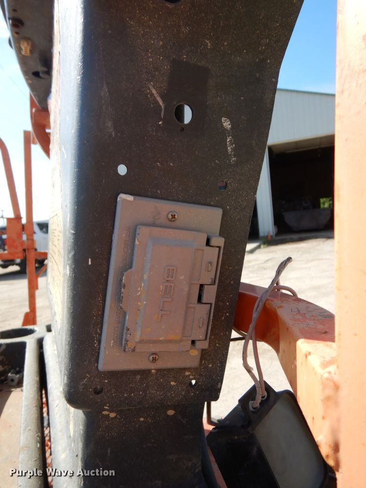 image for item DH6512 2004 JLG 600S  boom lift