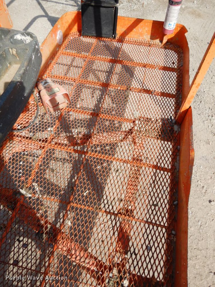 image for item DH6512 2004 JLG 600S  boom lift