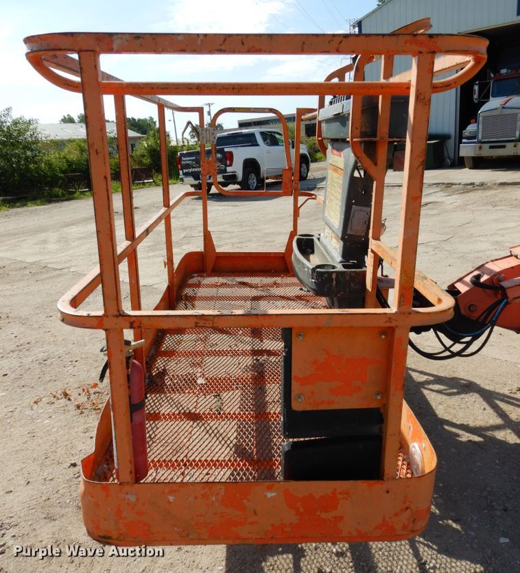 image for item DH6512 2004 JLG 600S  boom lift