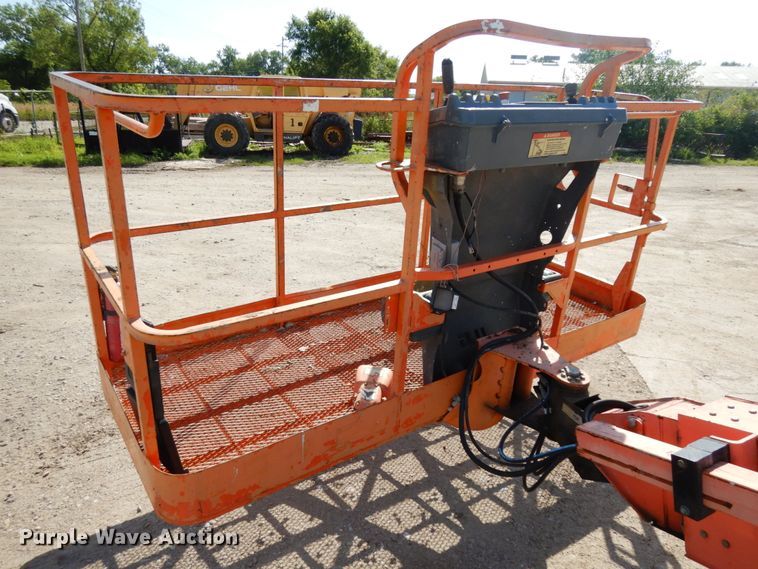image for item DH6512 2004 JLG 600S  boom lift