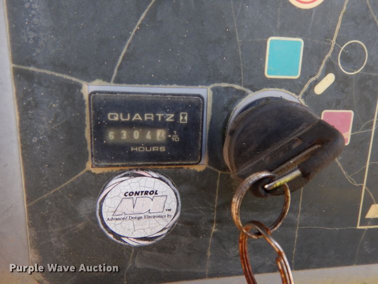 image for item DH6512 2004 JLG 600S  boom lift