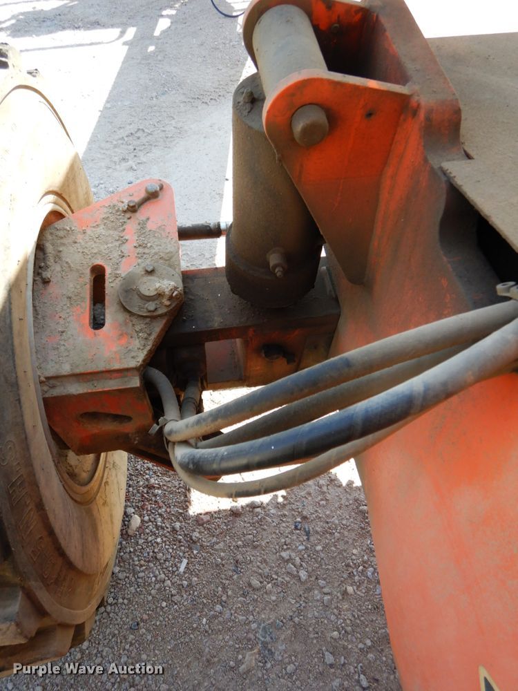 image for item DH6512 2004 JLG 600S  boom lift