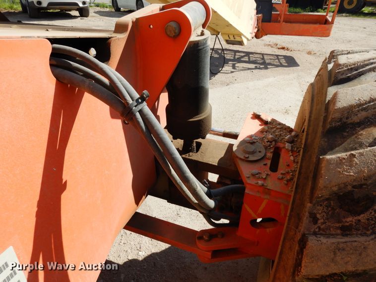 image for item DH6512 2004 JLG 600S  boom lift