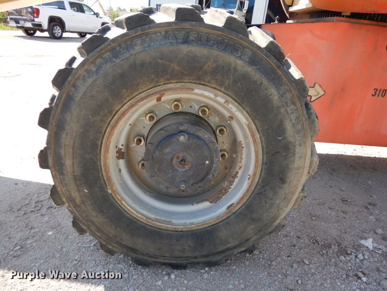 image for item DH6512 2004 JLG 600S  boom lift