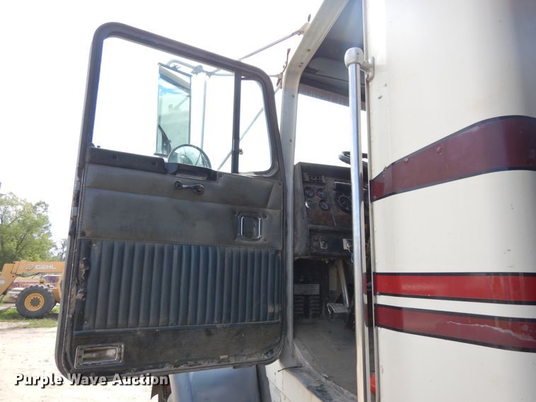 image for item DH6513 1994 Kenworth T800B  dump truck