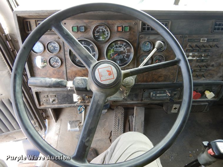 image for item DH6513 1994 Kenworth T800B  dump truck