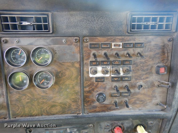 image for item DH6513 1994 Kenworth T800B  dump truck