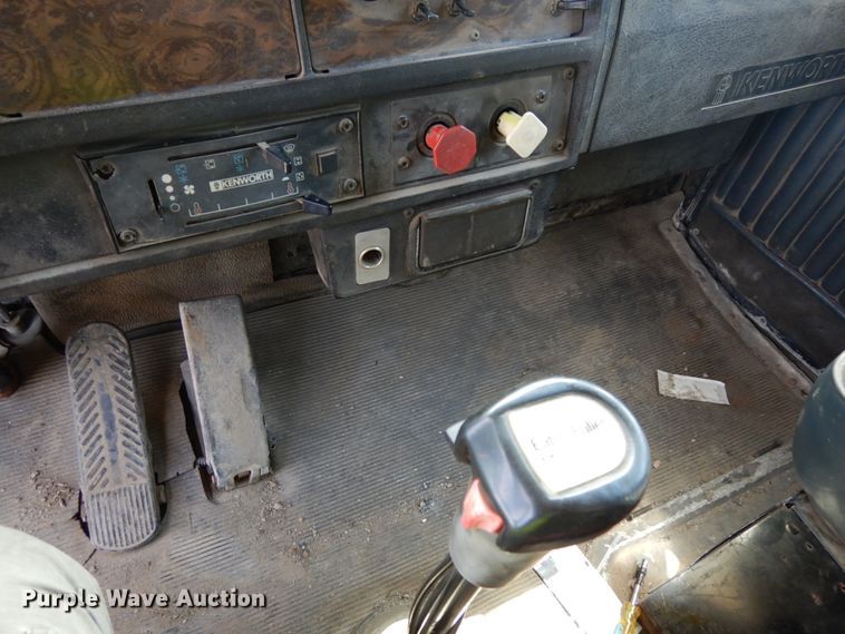 image for item DH6513 1994 Kenworth T800B  dump truck