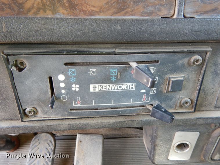 image for item DH6513 1994 Kenworth T800B  dump truck