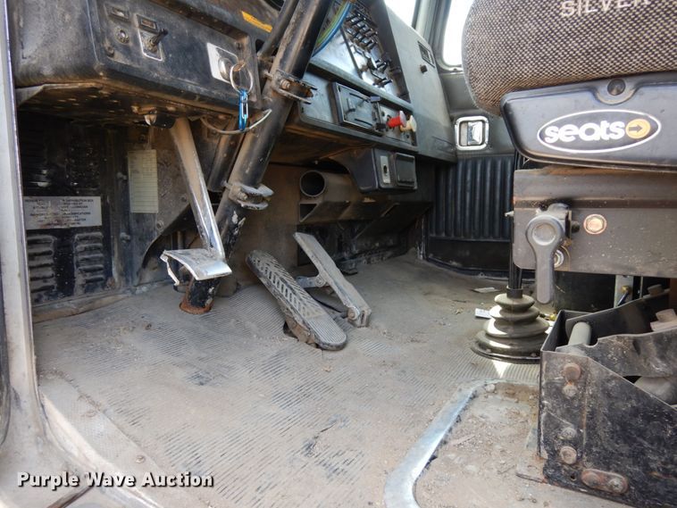 image for item DH6513 1994 Kenworth T800B  dump truck