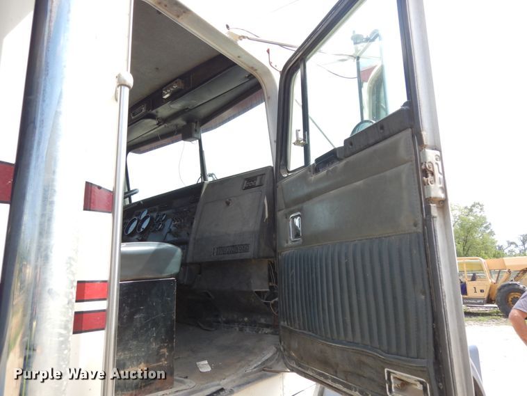 image for item DH6513 1994 Kenworth T800B  dump truck