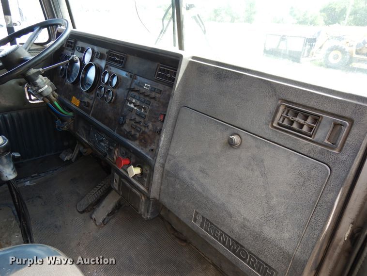 image for item DH6513 1994 Kenworth T800B  dump truck