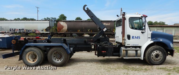 image for item DH6514 2006 Freightliner Business Class M2  hook lift truck