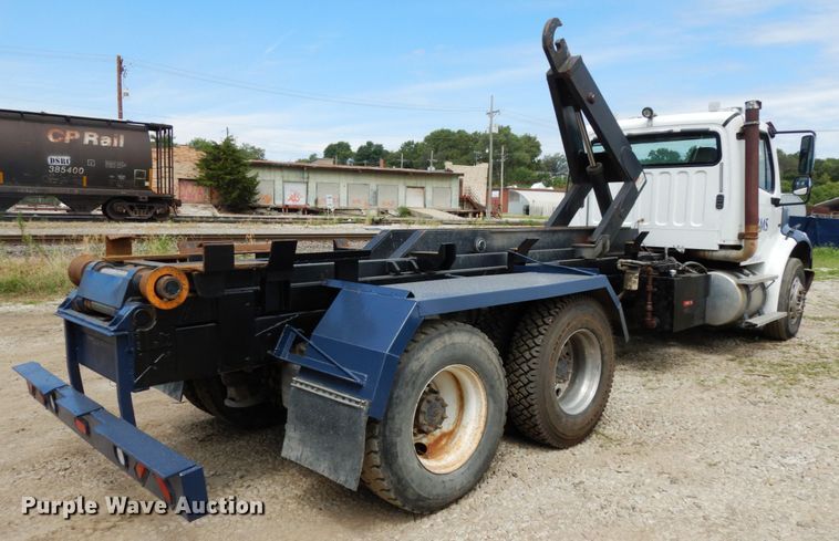 image for item DH6514 2006 Freightliner Business Class M2  hook lift truck