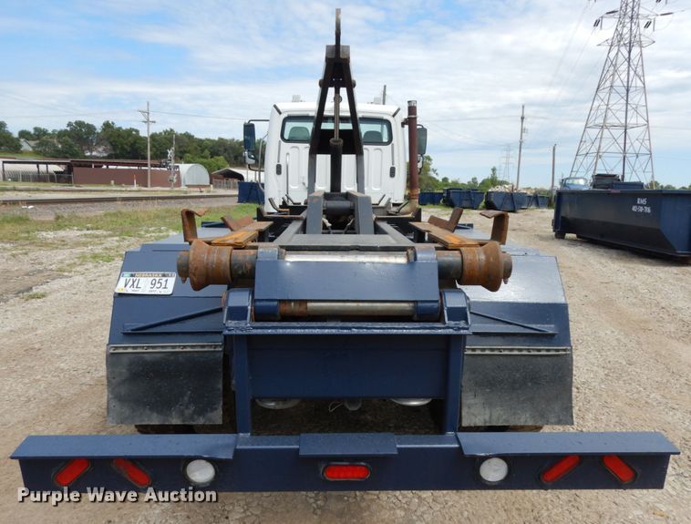 image for item DH6514 2006 Freightliner Business Class M2  hook lift truck