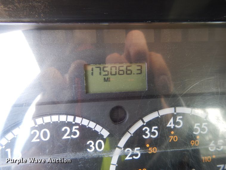 image for item DH6514 2006 Freightliner Business Class M2  hook lift truck