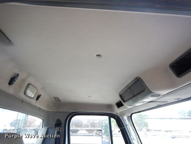 image for item DH6514 2006 Freightliner Business Class M2  hook lift truck