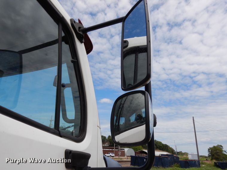 image for item DH6514 2006 Freightliner Business Class M2  hook lift truck