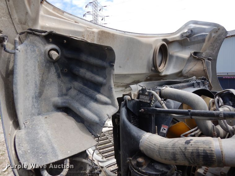 image for item DH6514 2006 Freightliner Business Class M2  hook lift truck