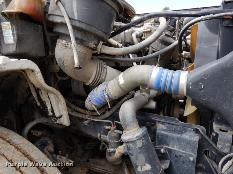 image for item DH6514 2006 Freightliner Business Class M2  hook lift truck