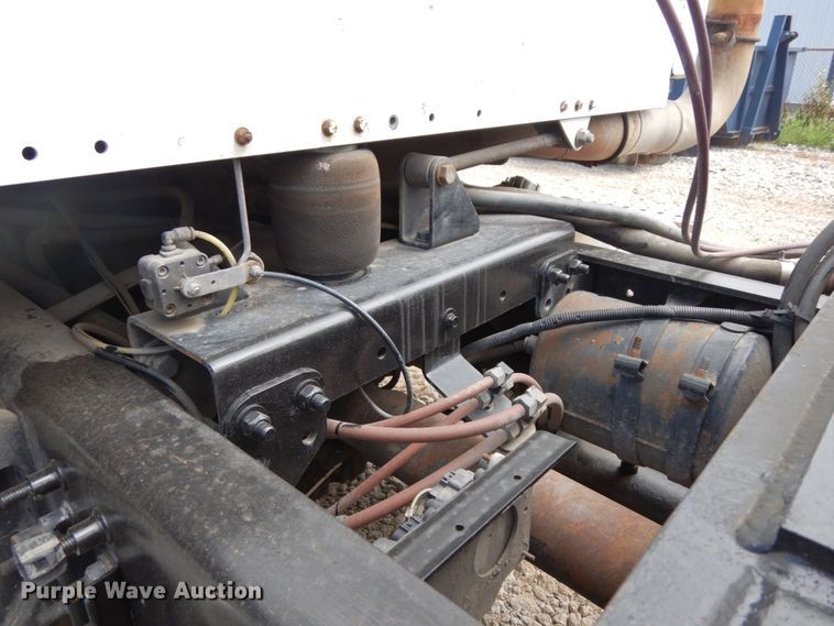 image for item DH6514 2006 Freightliner Business Class M2  hook lift truck