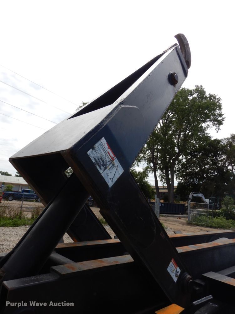 image for item DH6514 2006 Freightliner Business Class M2  hook lift truck