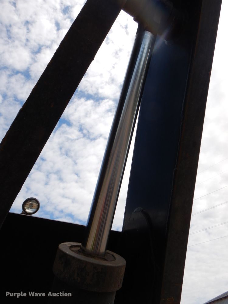 image for item DH6514 2006 Freightliner Business Class M2  hook lift truck