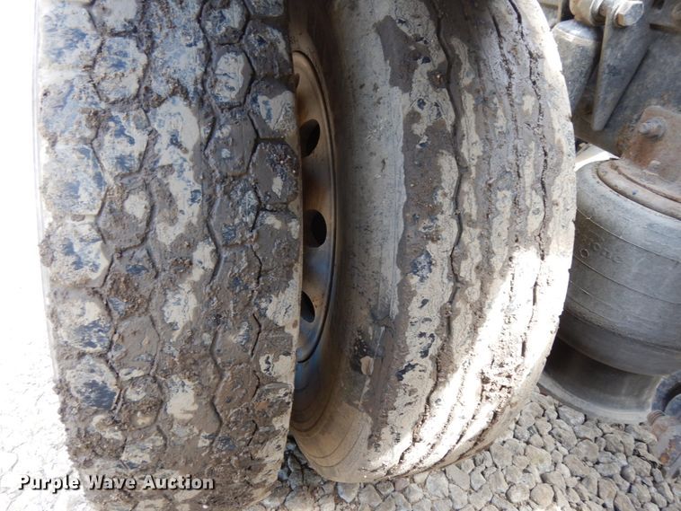 image for item DH6514 2006 Freightliner Business Class M2  hook lift truck