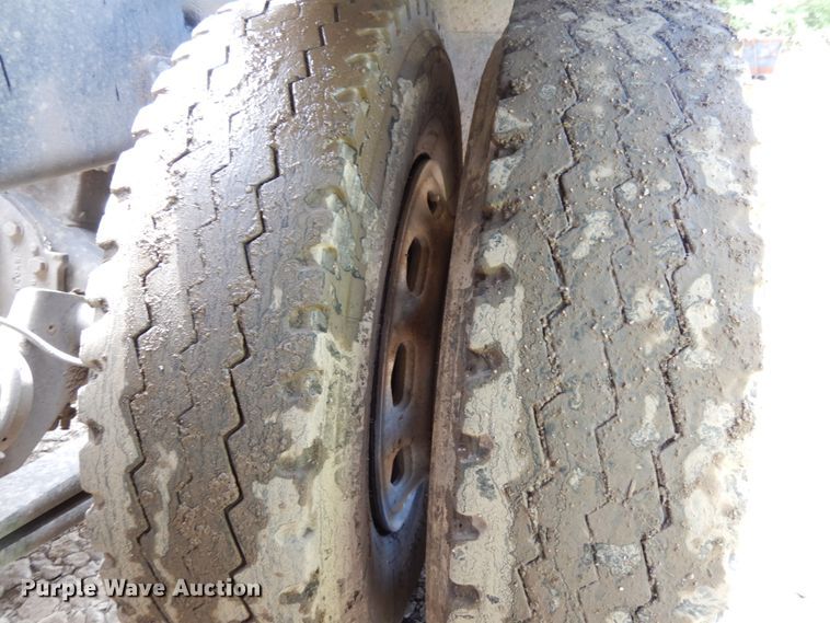 image for item DH6514 2006 Freightliner Business Class M2  hook lift truck