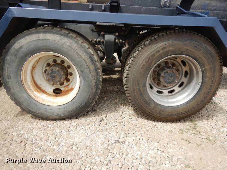 image for item DH6514 2006 Freightliner Business Class M2  hook lift truck