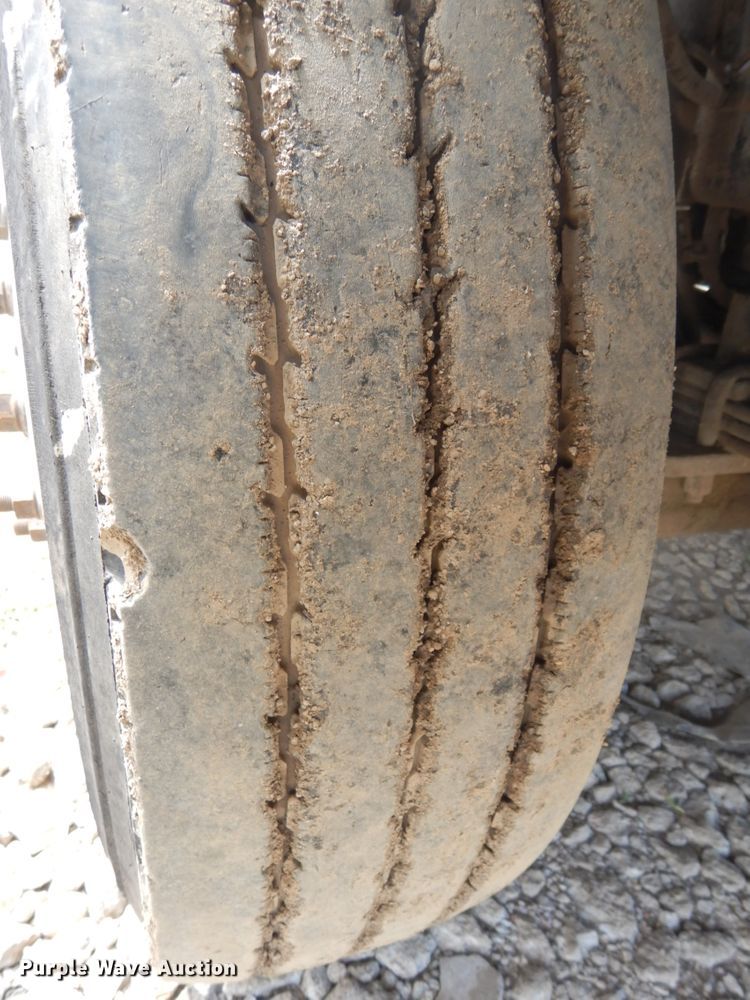 image for item DH6514 2006 Freightliner Business Class M2  hook lift truck