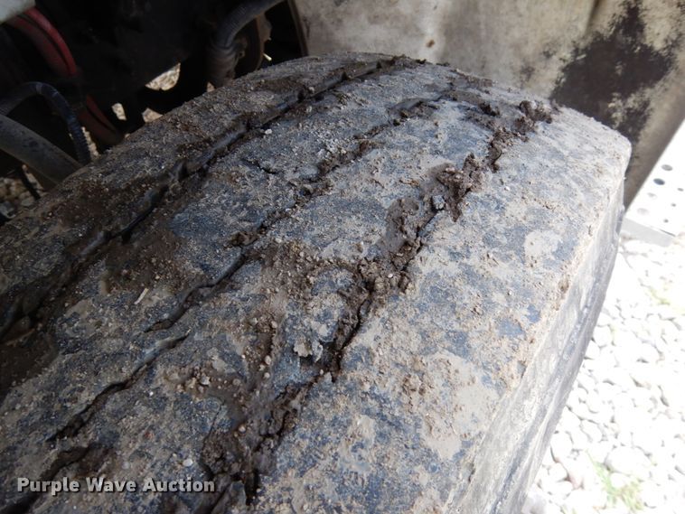 image for item DH6514 2006 Freightliner Business Class M2  hook lift truck