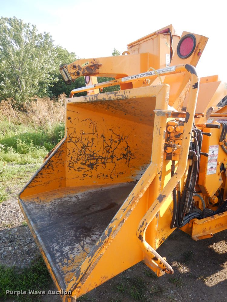 image for item DH6517 Morbark Beever M15R wood chipper