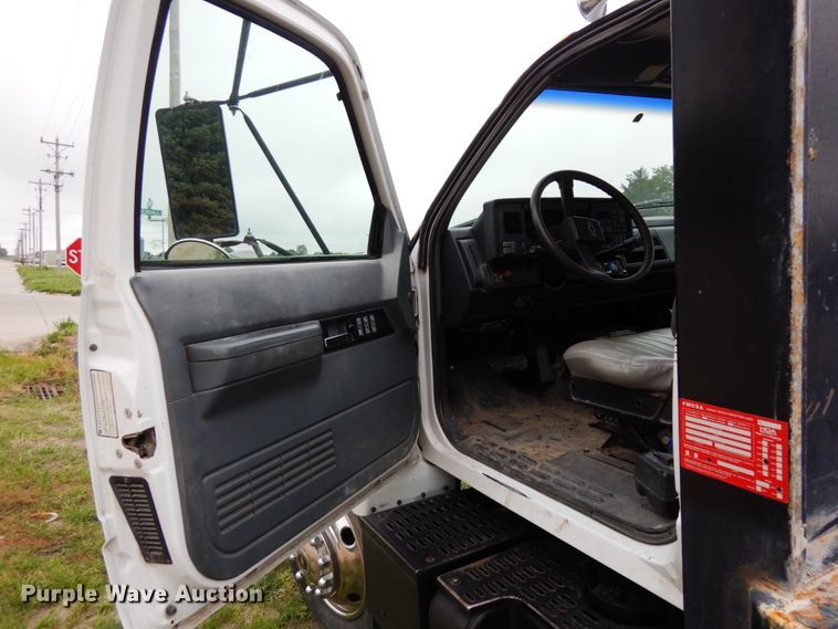 image for item DH6528 1996 Chevrolet Kodiak  flatbed truck