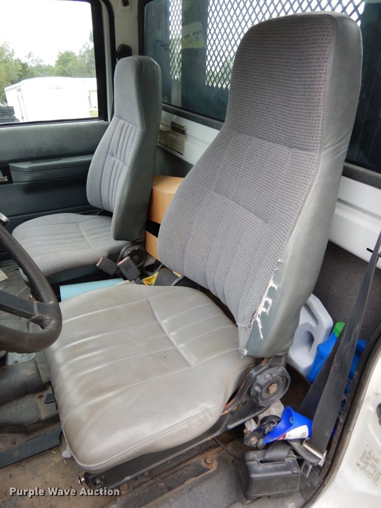 image for item DH6528 1996 Chevrolet Kodiak  flatbed truck