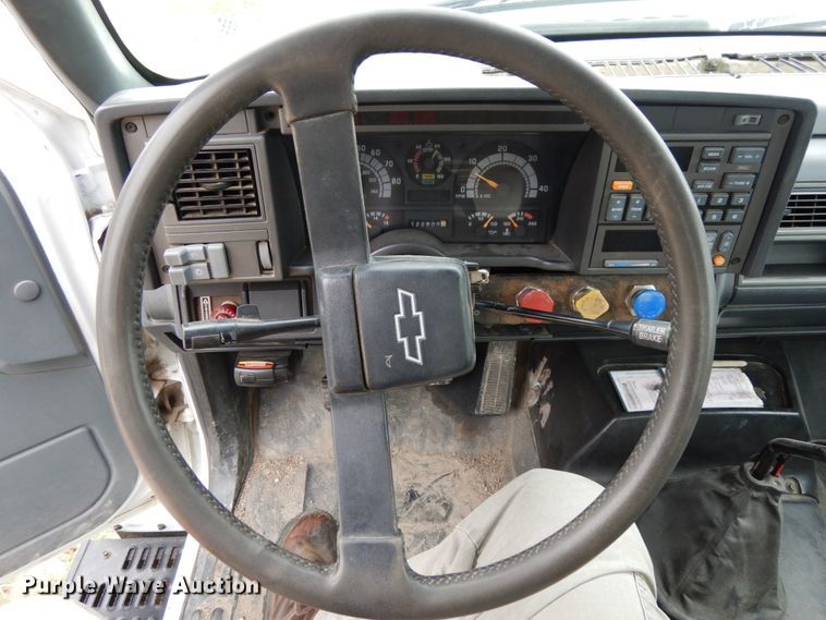 image for item DH6528 1996 Chevrolet Kodiak  flatbed truck