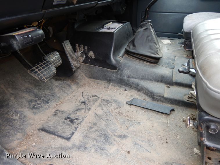 image for item DH6528 1996 Chevrolet Kodiak  flatbed truck