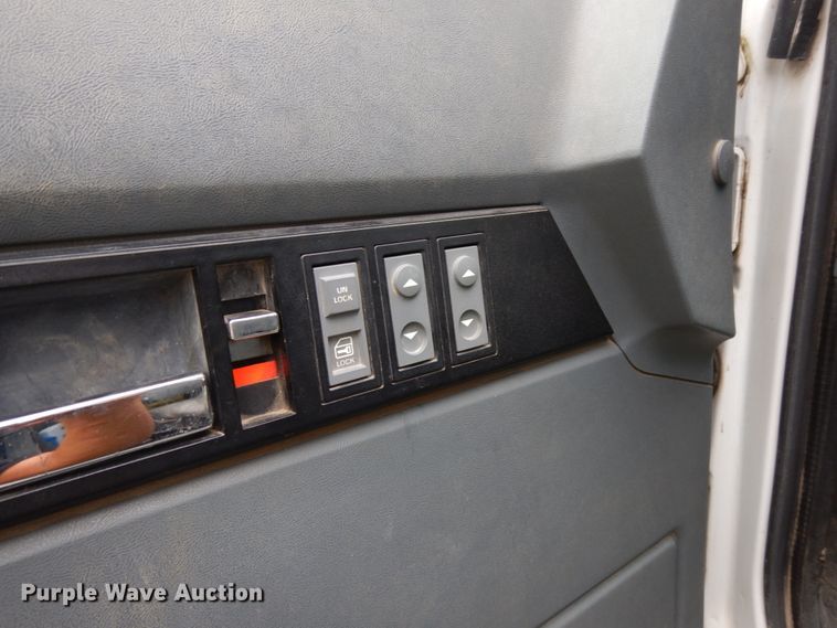 image for item DH6528 1996 Chevrolet Kodiak  flatbed truck