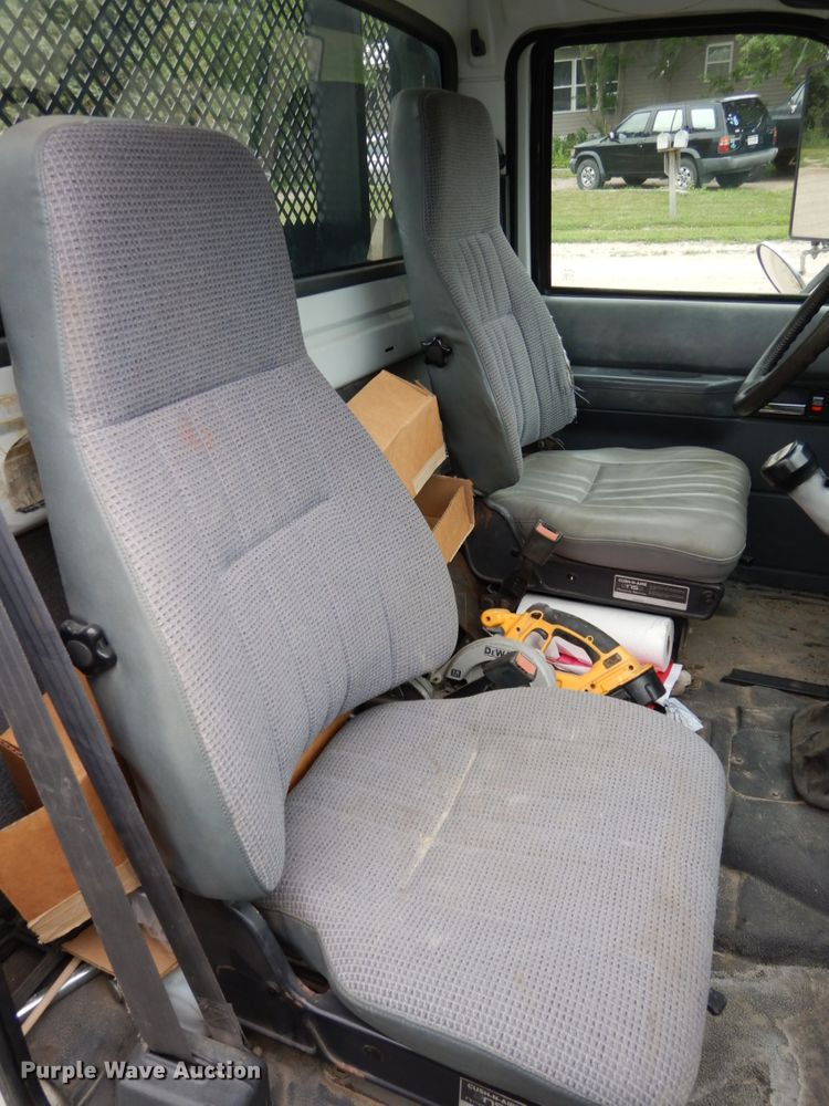 image for item DH6528 1996 Chevrolet Kodiak  flatbed truck