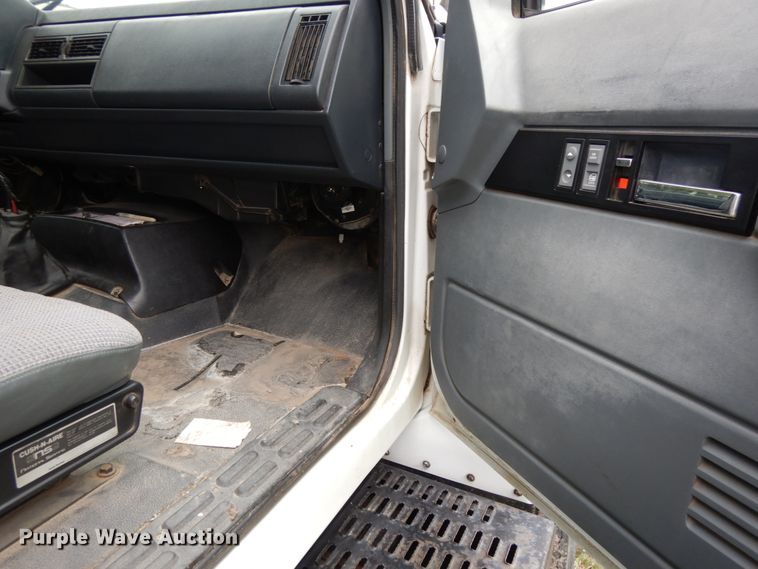 image for item DH6528 1996 Chevrolet Kodiak  flatbed truck