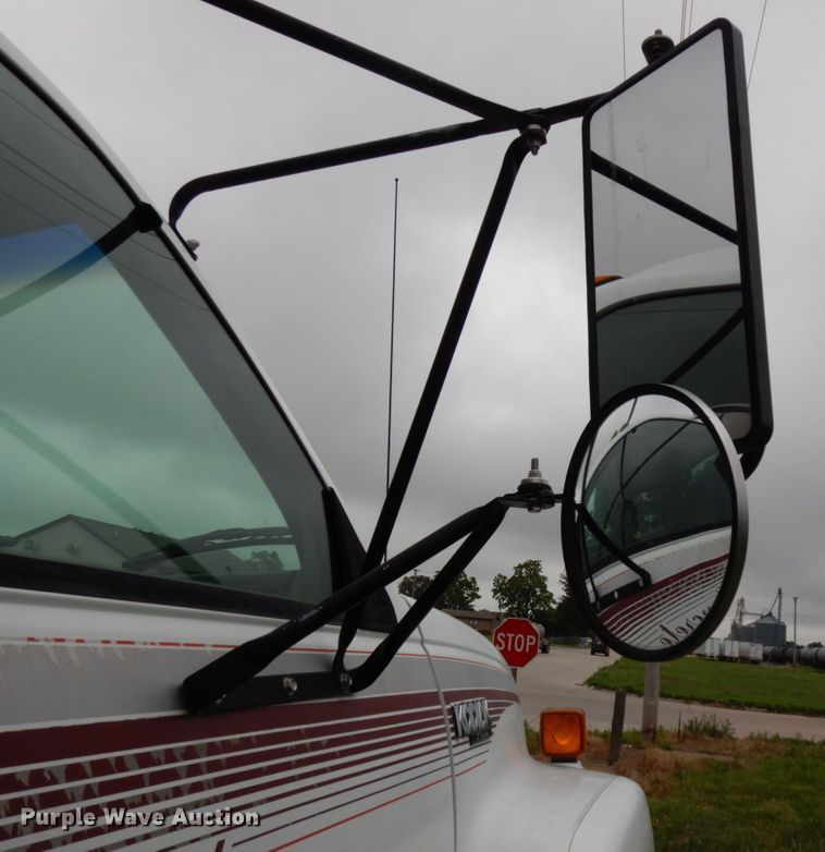 image for item DH6528 1996 Chevrolet Kodiak  flatbed truck