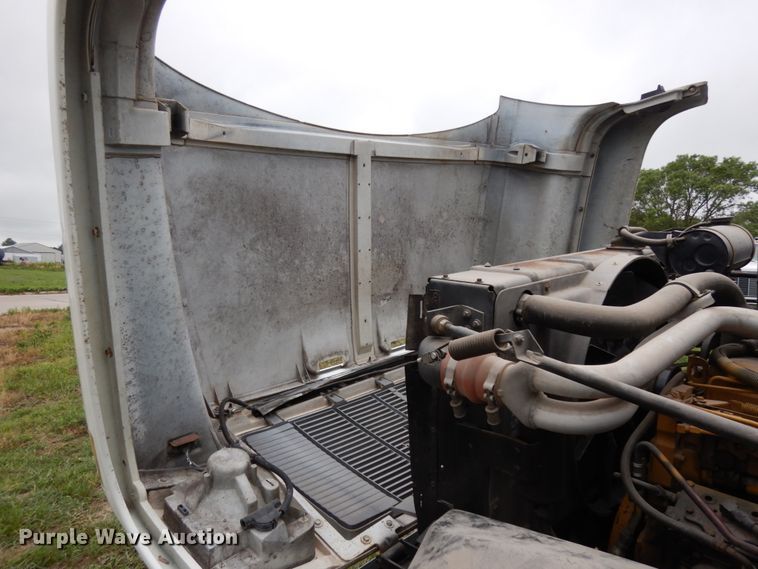 image for item DH6528 1996 Chevrolet Kodiak  flatbed truck