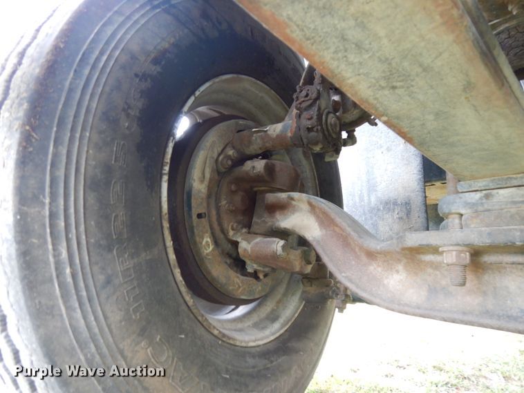 image for item DH6528 1996 Chevrolet Kodiak  flatbed truck