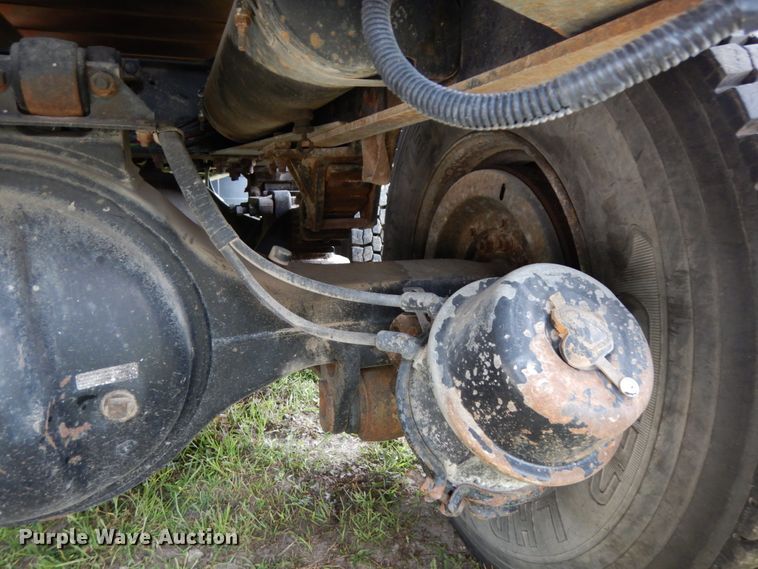 image for item DH6528 1996 Chevrolet Kodiak  flatbed truck